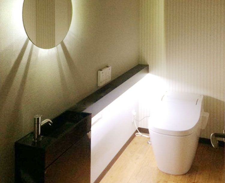 トイレ手洗いカウンター制作